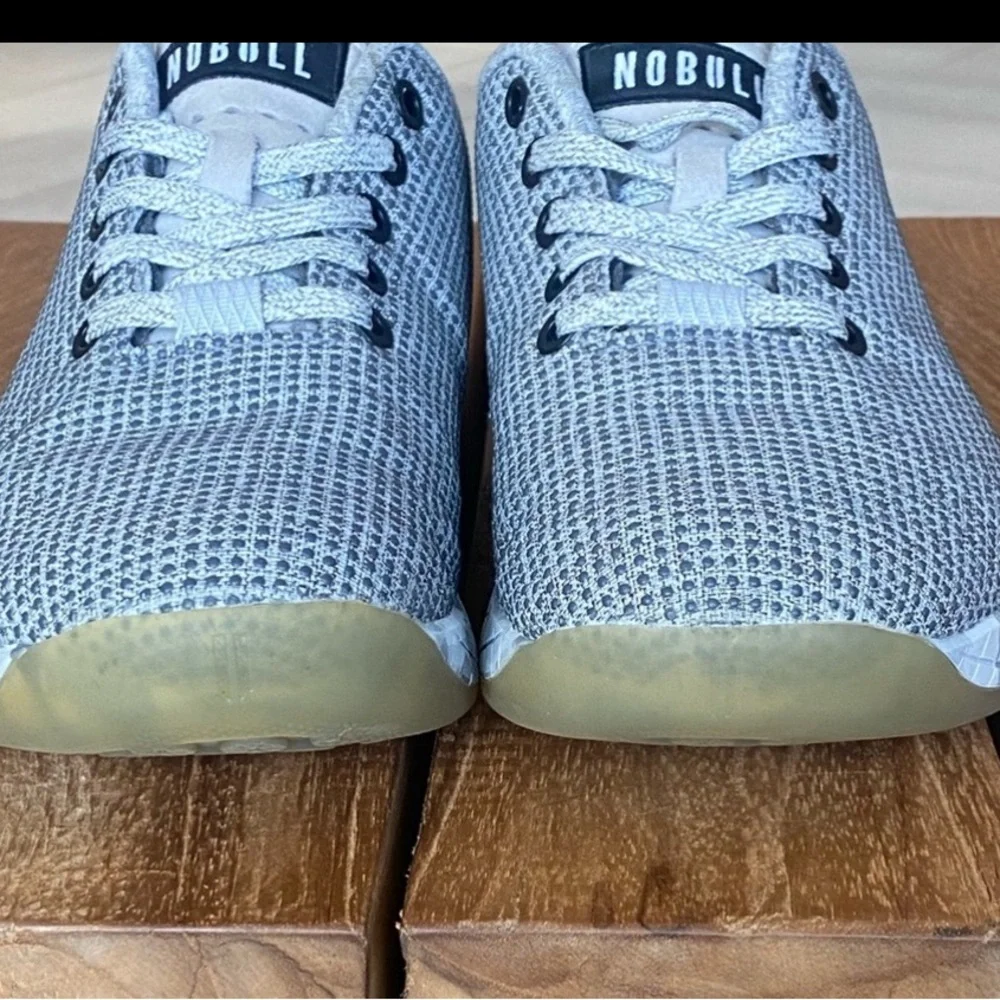 LIKE NEW NOBULL “super fabric” training shoe (W 7.5) - Picture 4 of 8